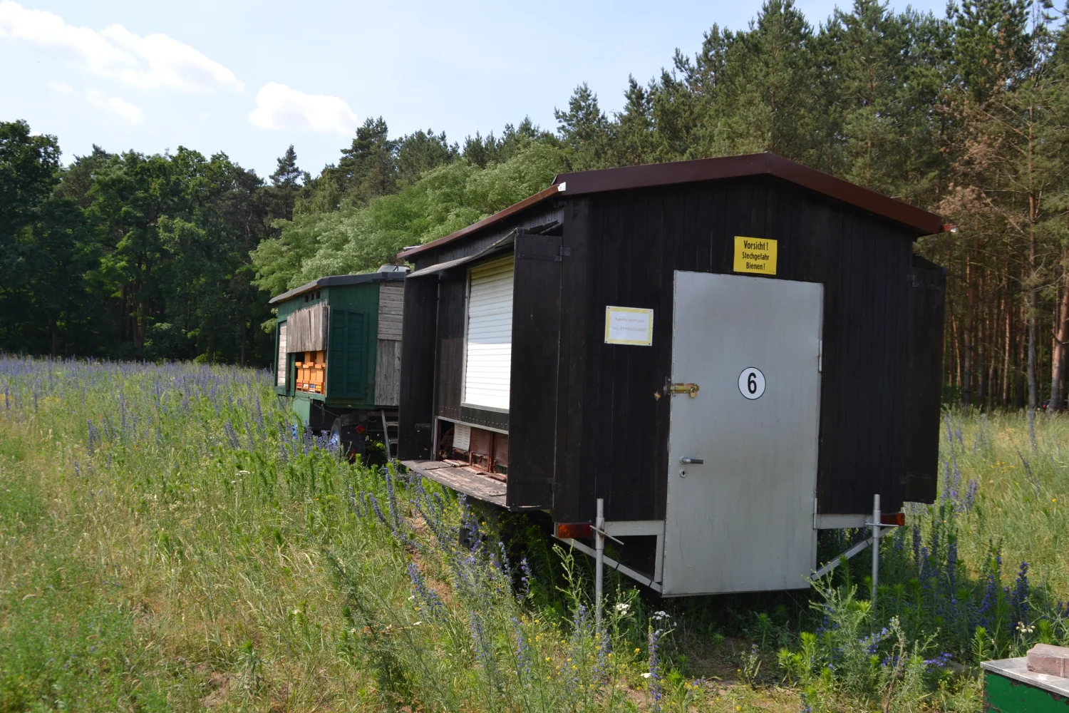 Land ist Gut, Container für Honigbienenfarmen